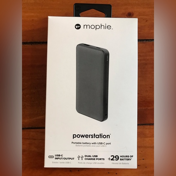 NWT mophie Dual Port >29hr Charge Portable Battery Power Station w/ USB-C Cord - Picture 2 of 7